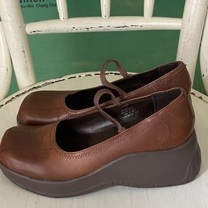 Brown platforms 7 1/2